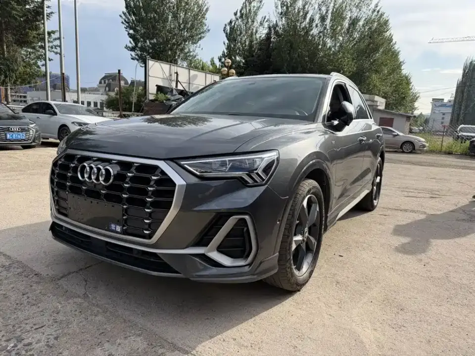 Audi Q3 35 TFSI Fashion Dynamic (1.4T) 2023