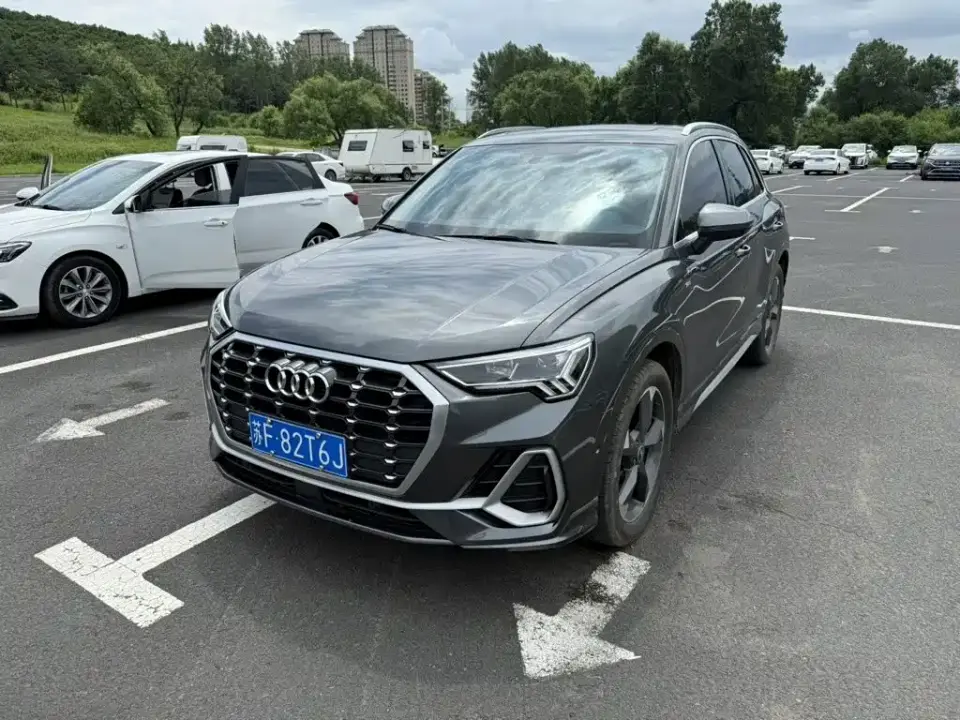 Audi Q3 35 TFSI Fashion Dynamic (1.4T) 2023