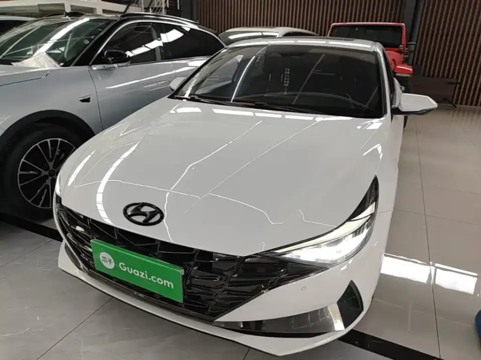 Hyundai Elantra 240TGDi DCT LUX Premium Edition 2021