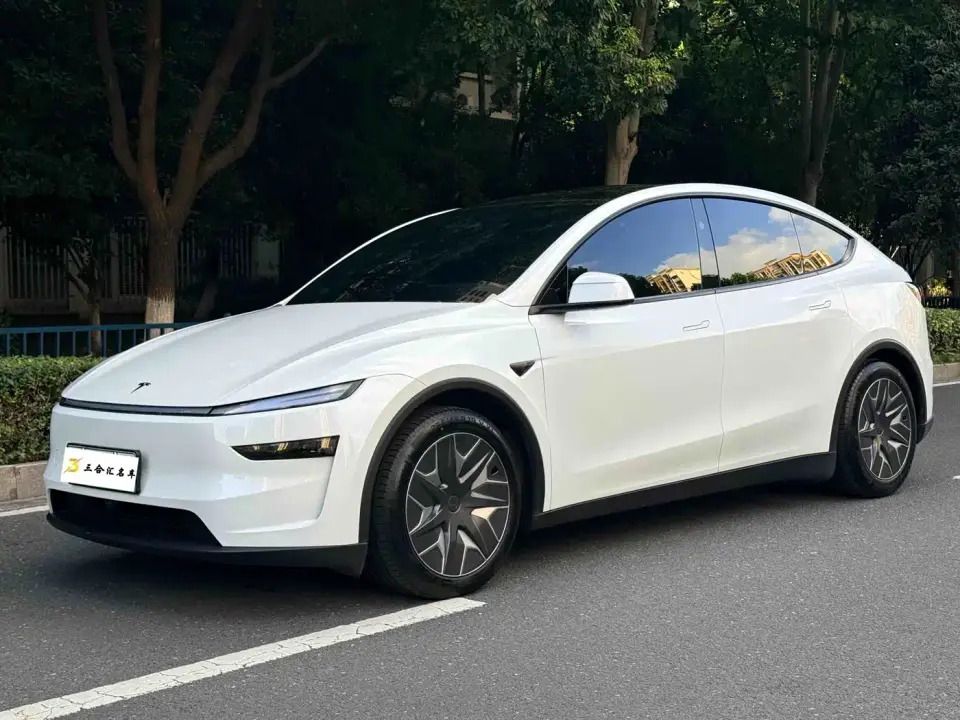 Tesla Model Y L Facelift Long Range AWD 2026