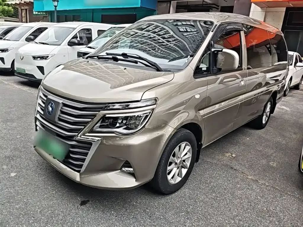 Dongfeng Fengxing Lingzhi New Energy Standard Luxury Model 7-Seater 2023