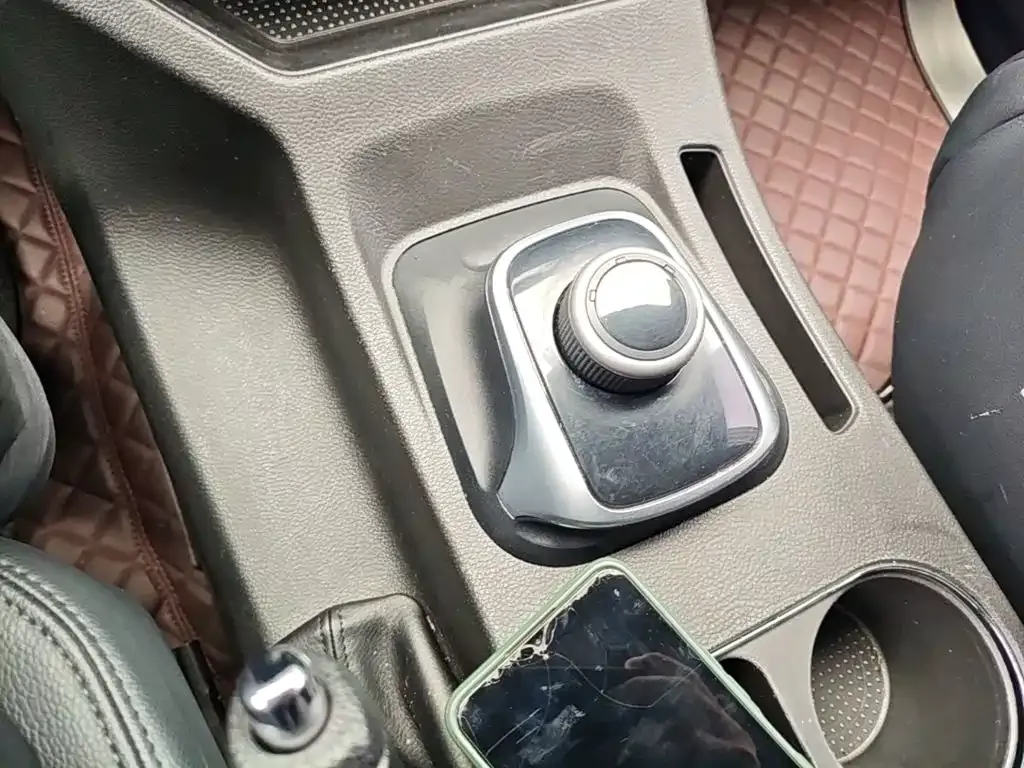 Dongfeng Fengxing Lingzhi New Energy Standard Luxury Model 7-Seater 2023 — фото 14