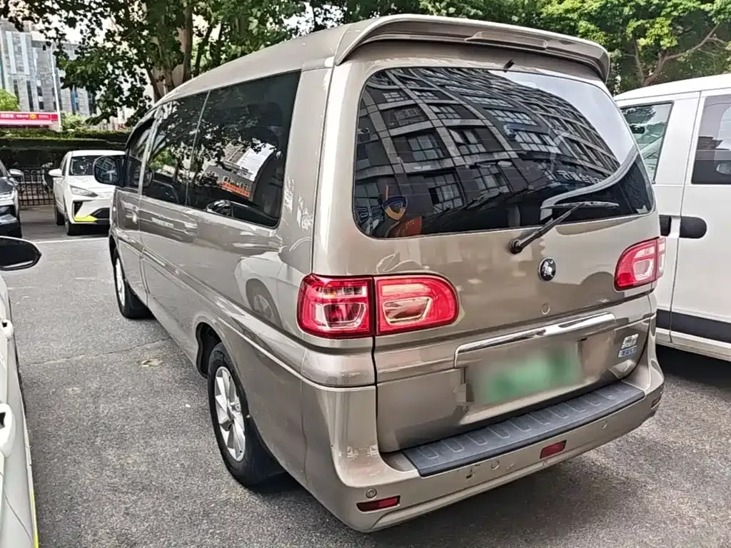 Dongfeng Fengxing Lingzhi New Energy Standard Luxury Model 7-Seater 2023 — фото 5