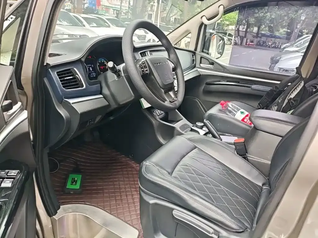 Dongfeng Fengxing Lingzhi New Energy Standard Luxury Model 7-Seater 2023 — фото 15