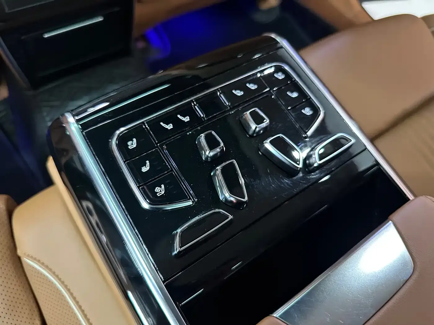 Hongqi H9 2.0T Smart Connection Qi Chang Edition 2021 — фото 11