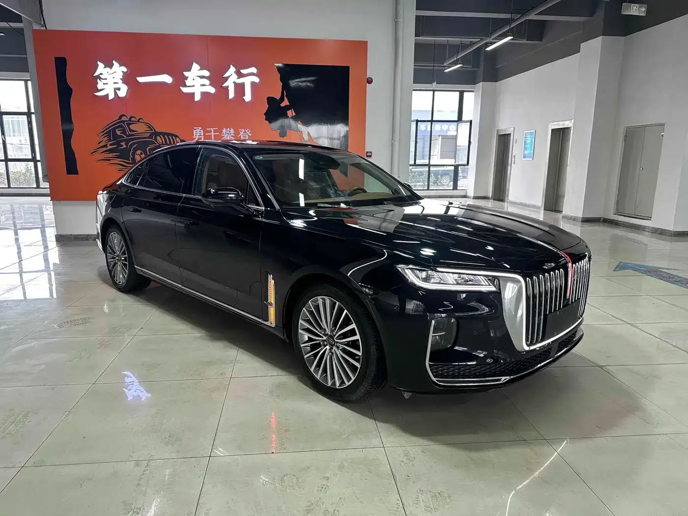 Hongqi H9 2.0T Smart Connection Qi Chang Edition 2021 — фото 2