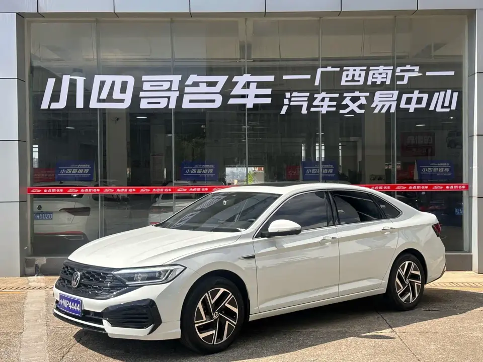 Volkswagen Sagitar 300TSI DSG Surpass Edition 2025