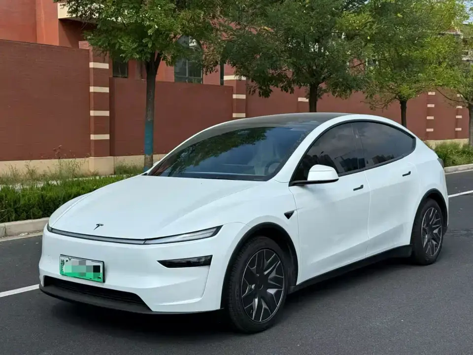 Tesla Model Y L Facelift Long Range AWD 2025
