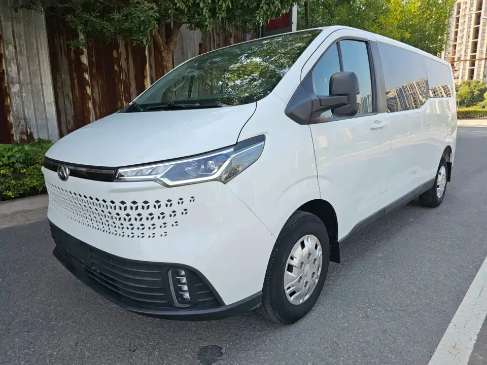 SAIC Maxus Xintu V70 Model 2.0T Elite Edition Automatic Long Wheelbase Low Roof 6/7-Seater 2024