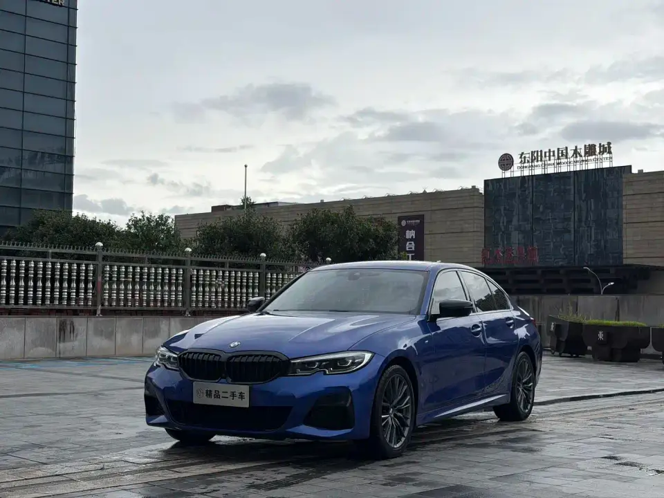 BMW 3 Series 330i M Sport Blackout Package 2020