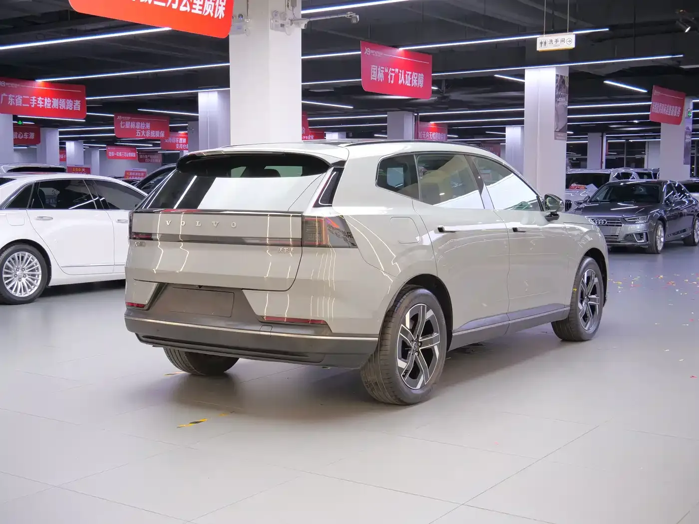 Volvo XC70 Plug-in Hybrid Standard 2025 — фото 6