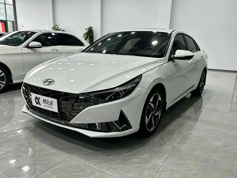 Hyundai Elantra 240TGDi DCT LUX Premium Edition 2021