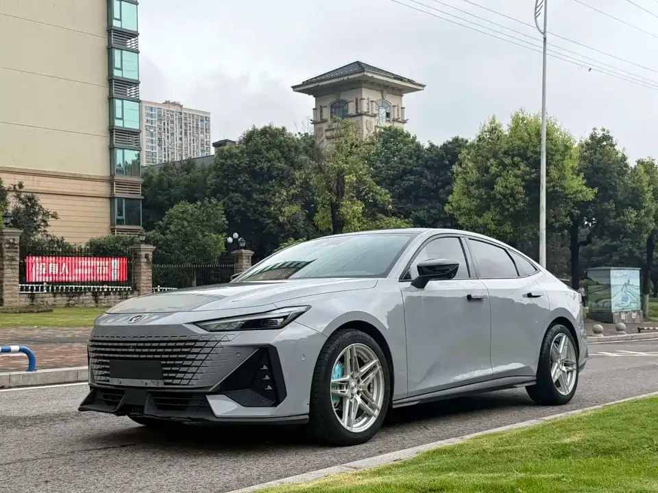 Changan UNI-V 1.5T Smart Pilot Edition 2022
