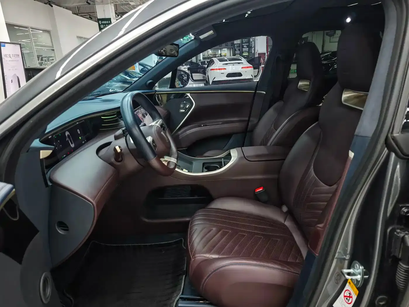 Avatr 11 Extended Range Dual Motor Luxury Edition 4-Seater 2023 — фото 6