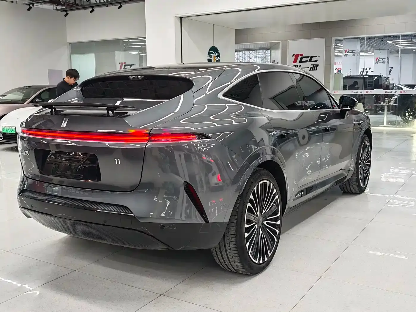 Avatr 11 Extended Range Dual Motor Luxury Edition 4-Seater 2023 — фото 21