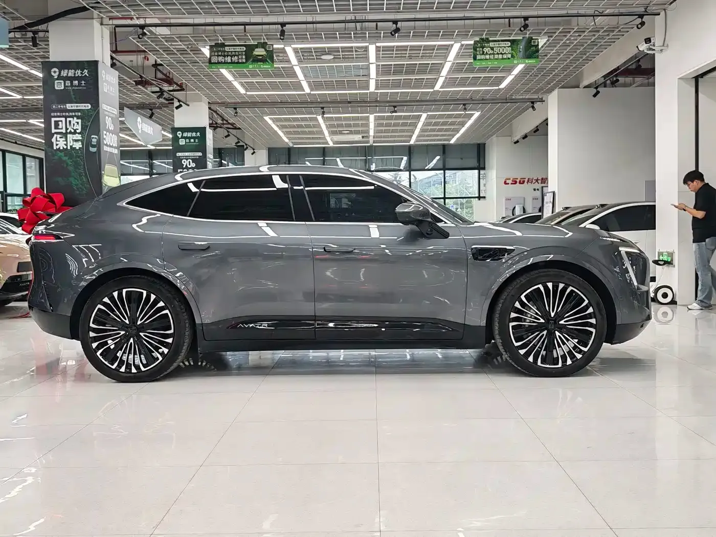Avatr 11 Extended Range Dual Motor Luxury Edition 4-Seater 2023 — фото 4