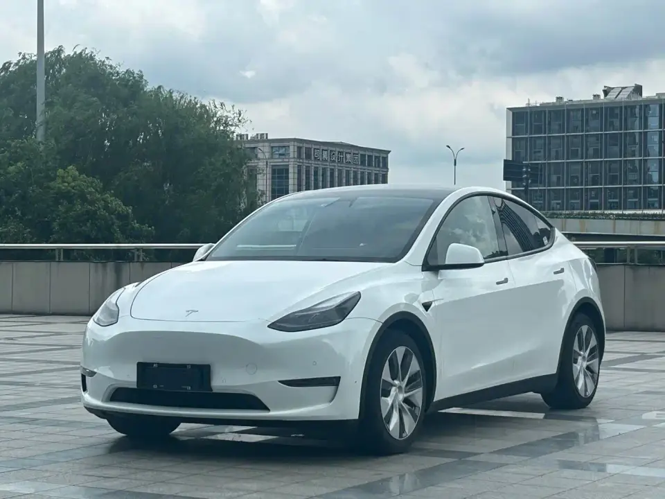 Tesla Model Y Standard Range Rear-Wheel Drive 2022
