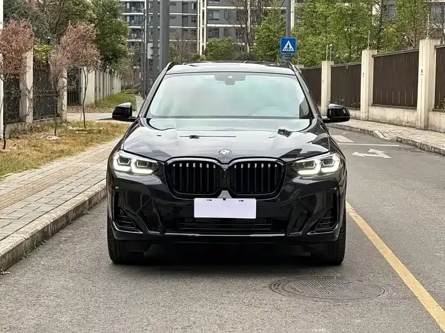 BMW X3 xDrive30L Leading Model M Sport Black Package 2025