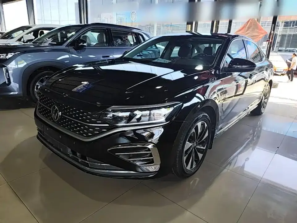 Volkswagen Passat 330TSI Starlight Elite Edition 2023