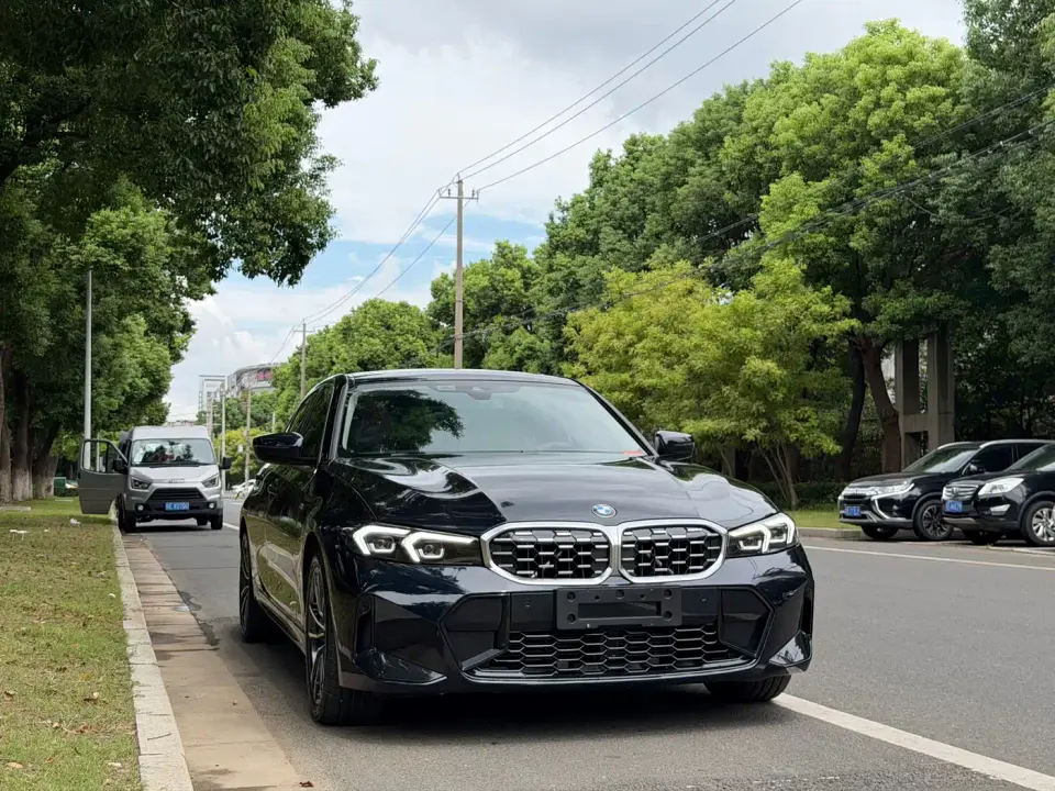 BMW 3 Series 325Li M Sport Package 2023