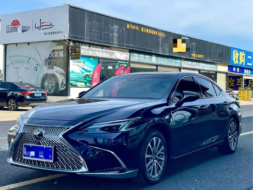 Lexus ES 200 Ultimate Edition 2025