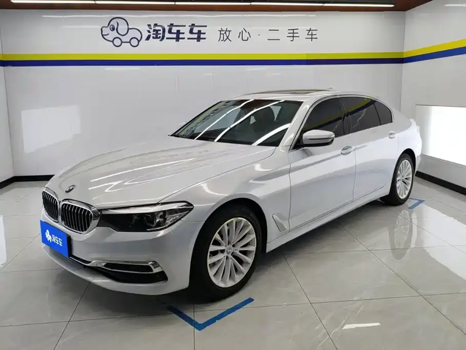 BMW 5 Series 525Li Luxury Package 2020