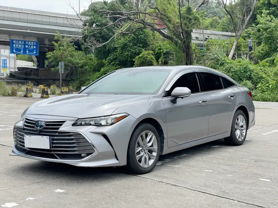 Toyota Avalon Hybrid 2.5L XLE Premium Edition 2022