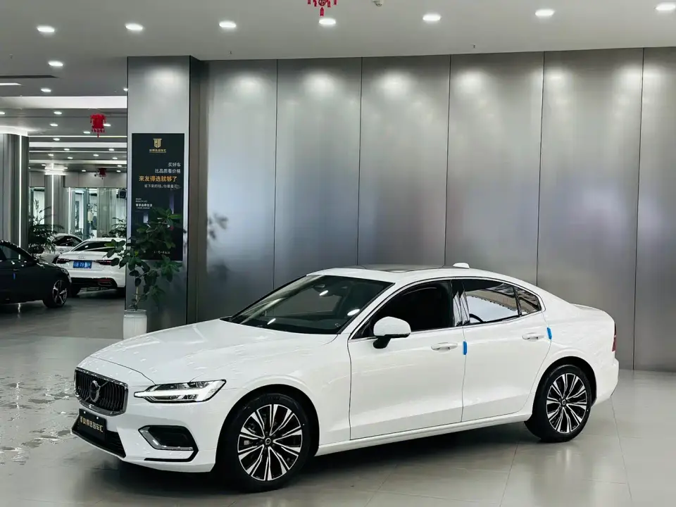 Volvo S60 B4 Smart Vision Luxury Edition 2023