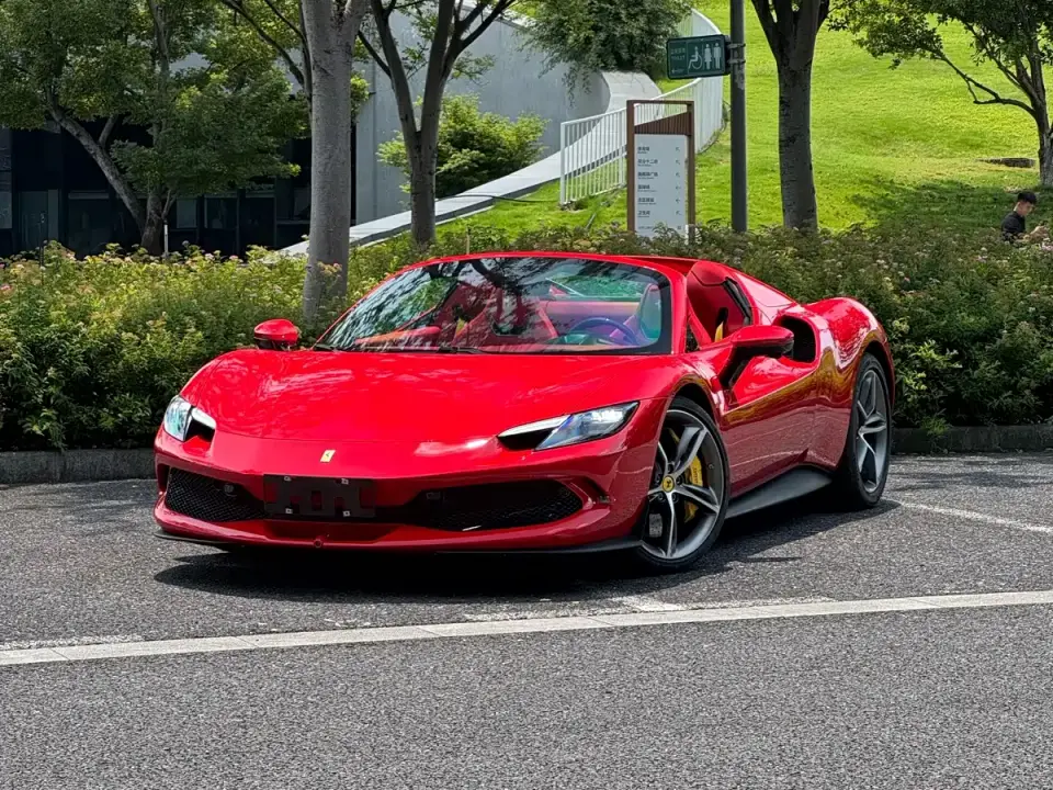 Ferrari 296 3.0T V6 GTS 2024