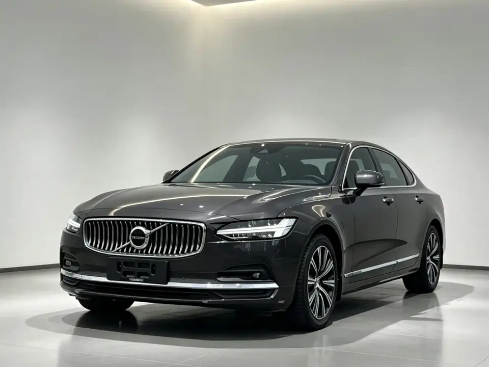 Volvo S90 Model B5 Momentum Luxury Edition 2021
