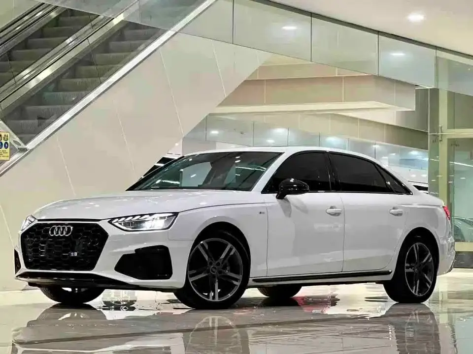 Audi A4L 40 TFSI Luxury Dynamic 2022