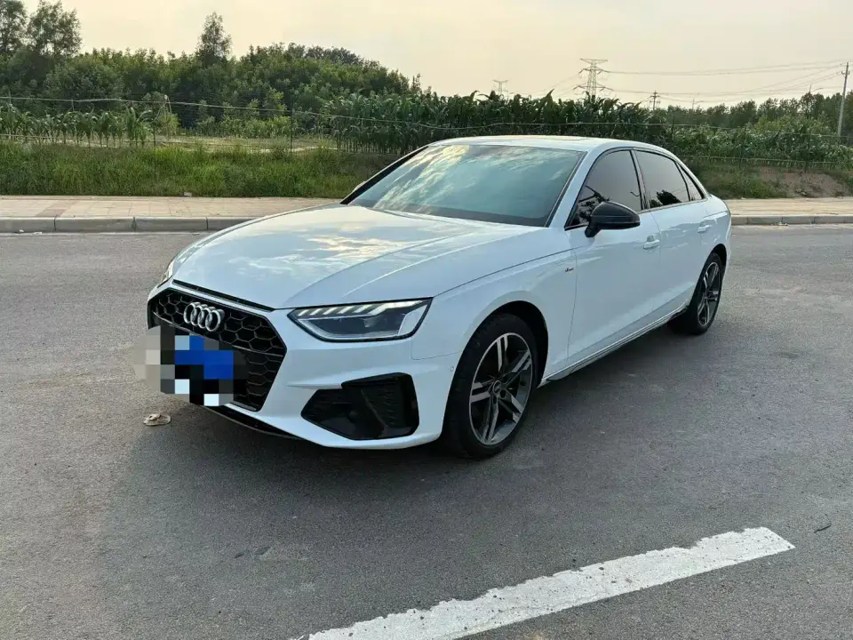 Audi A4L 40 TFSI Luxury Dynamic 2022