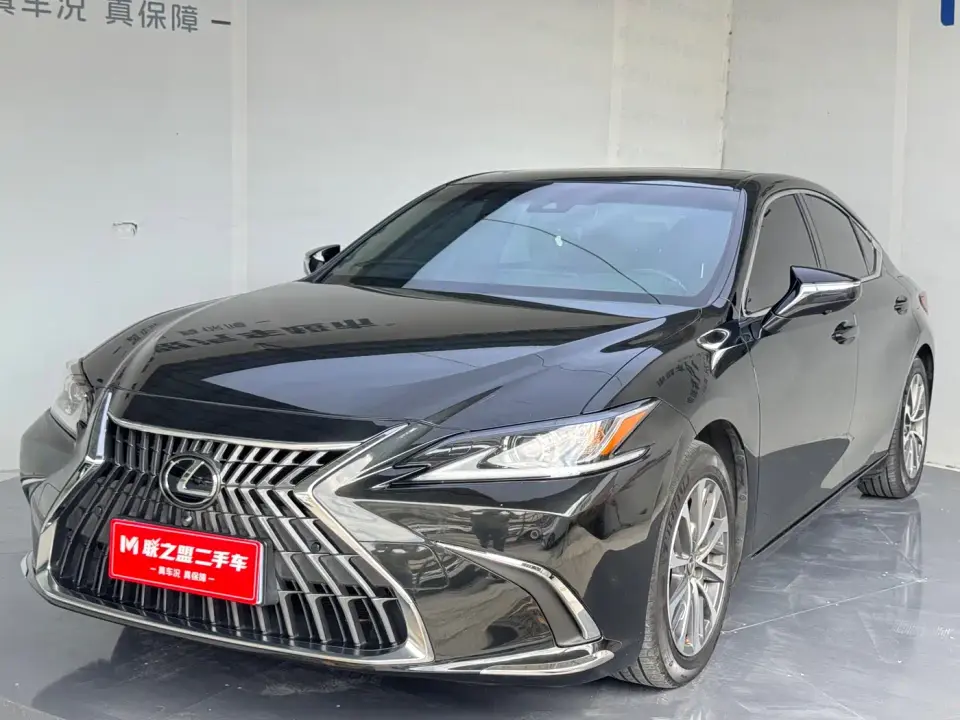Lexus ES 200 Excellence Edition 2022