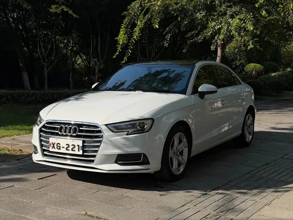 Audi A3 Facelift Limousine 35 TFSI Progressive (China VI) 2020