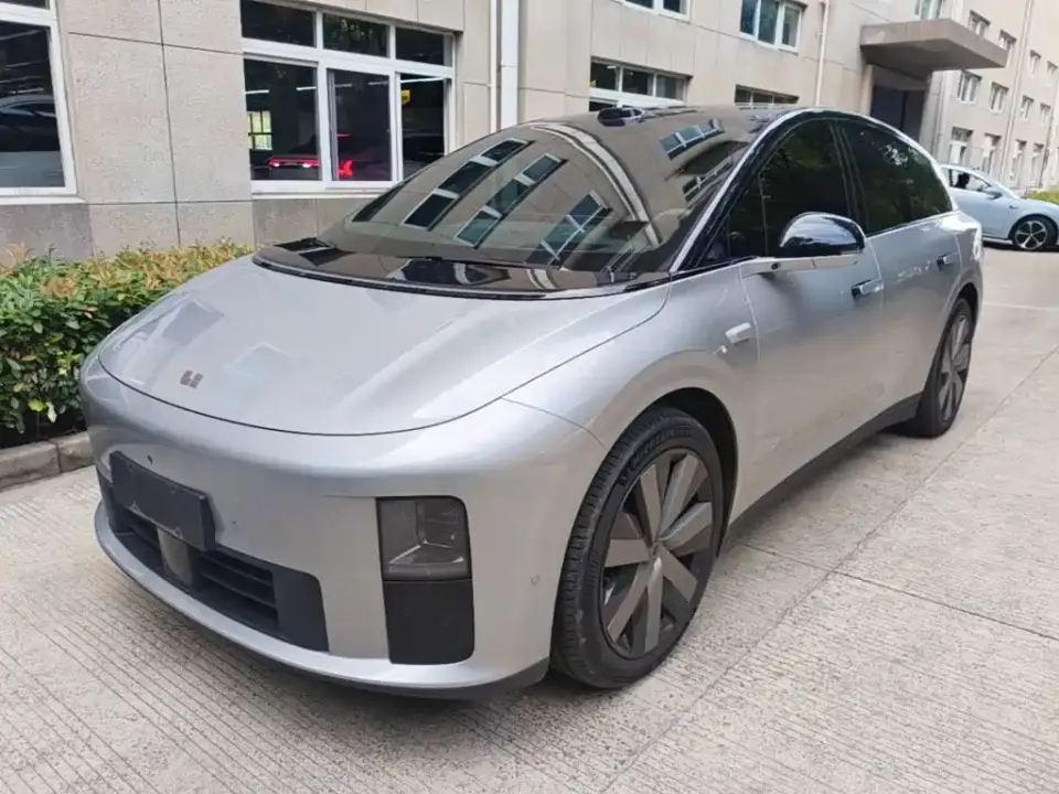 Li Auto i6 2WD Base Model 2025