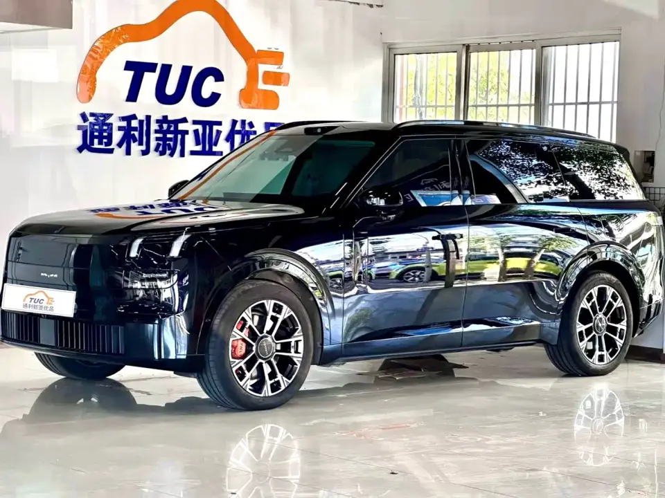 Lynk & Co 900 1.5T Ultra 2025