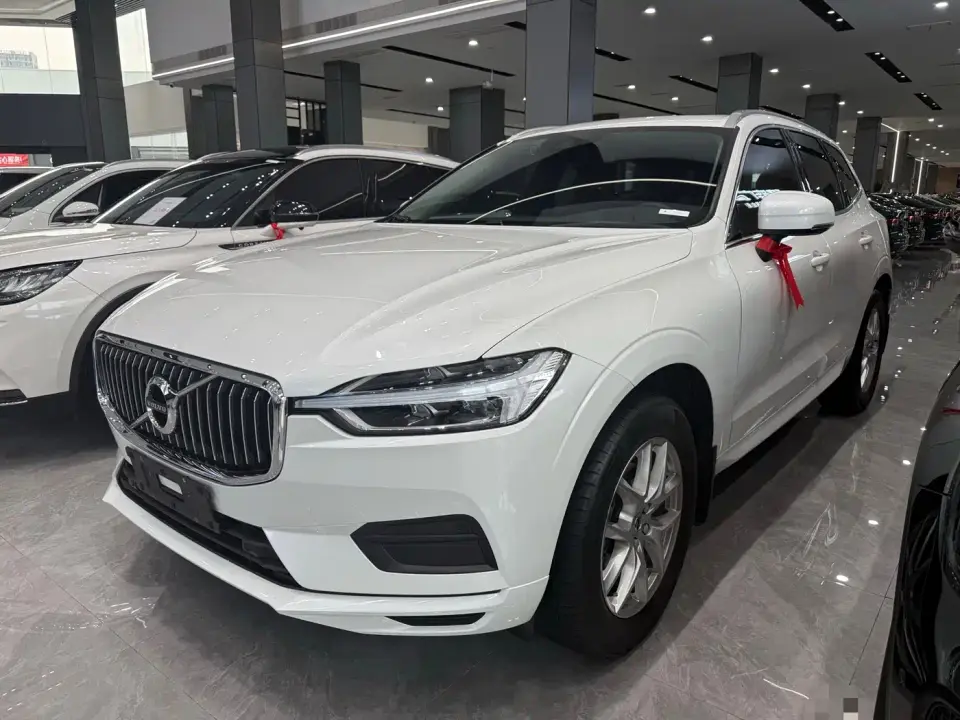 Volvo XC60 T5 4WD Intelligent Ease China VI 2019