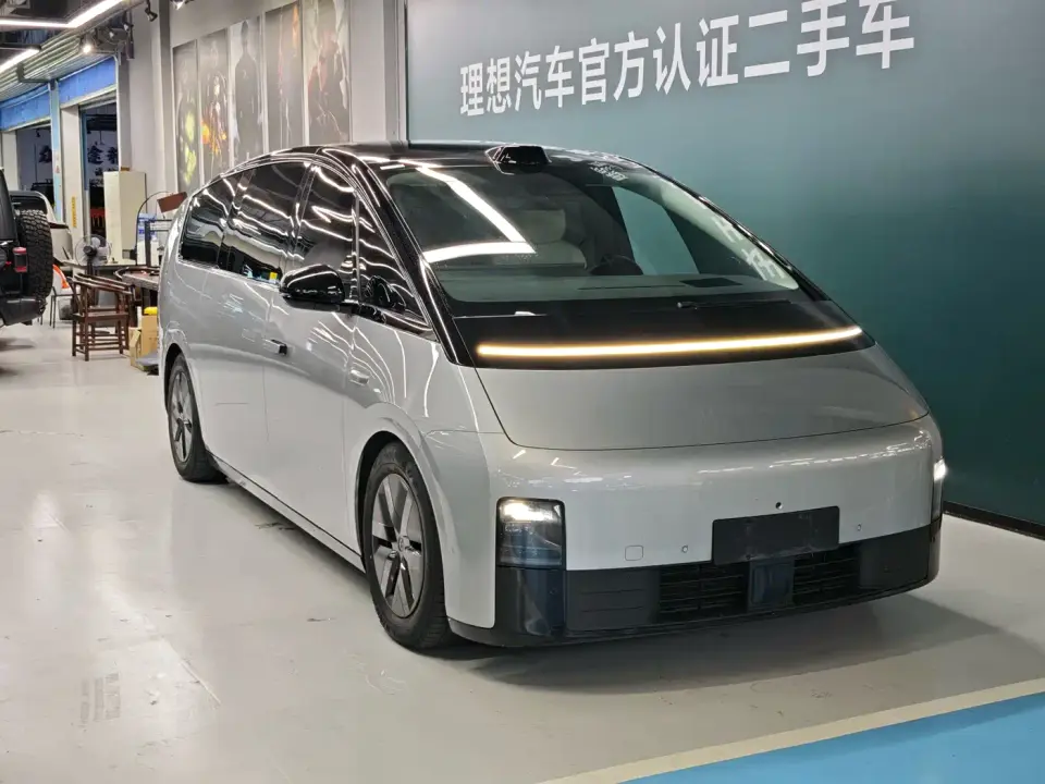 Li Auto MEGA Ultra 2024