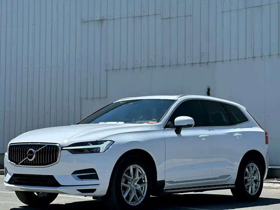 Volvo XC60 T5 AWD Momentum 2021