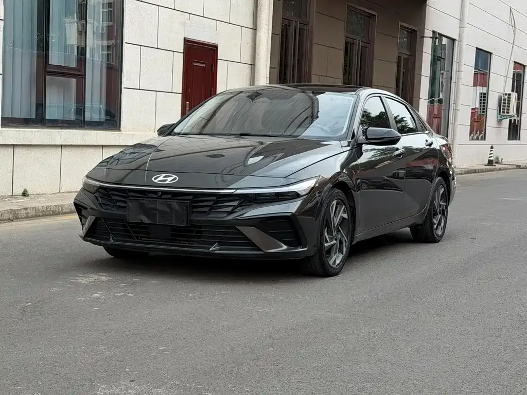Hyundai Elantra 1.5L CVT TOP Flagship Edition 2023 — фото 26