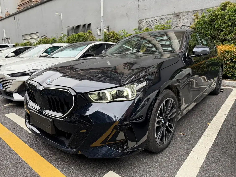 BMW 5 Series Model Year Facelift 530Li Leading M Sport Package 2026