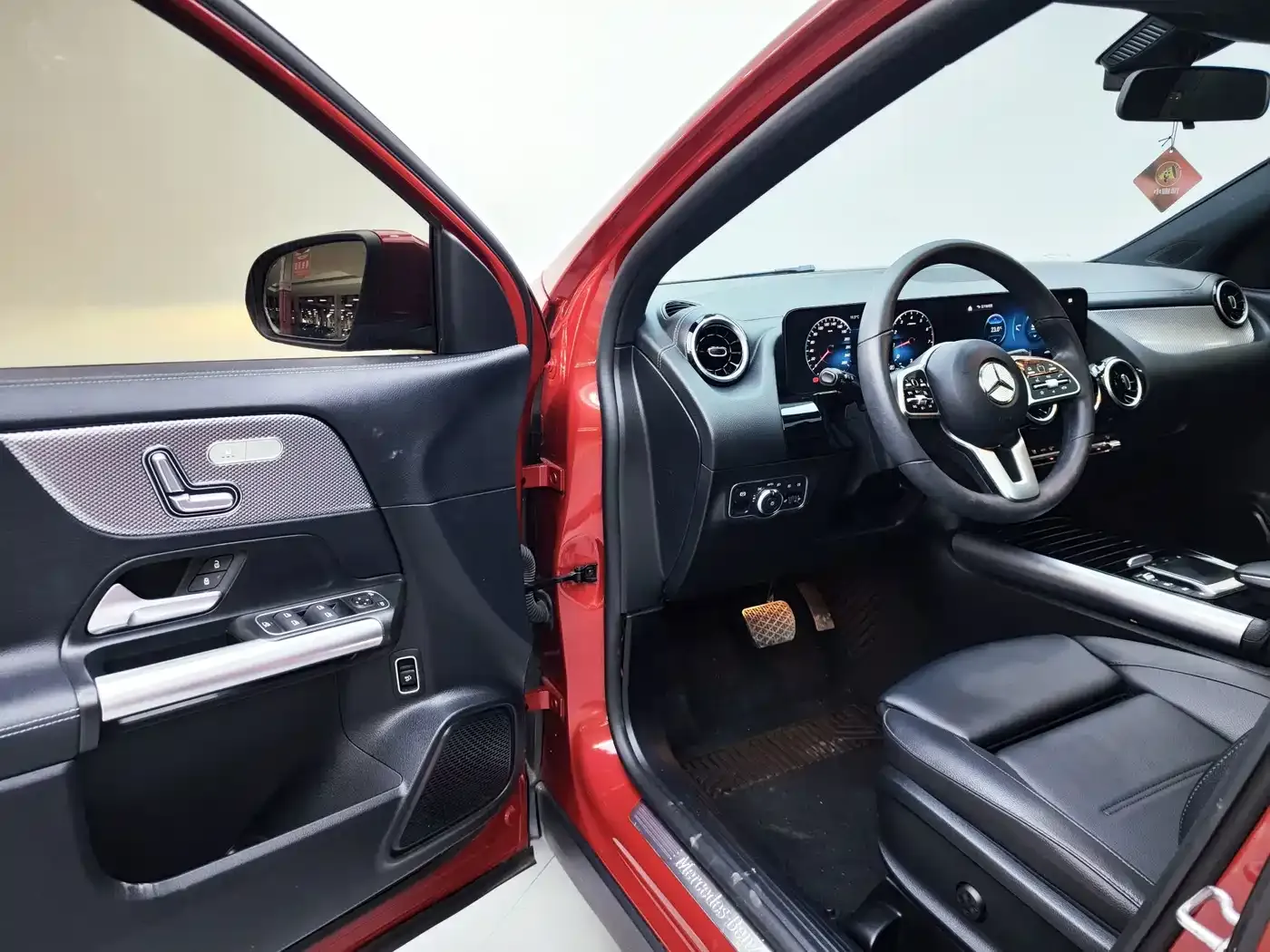 Mercedes-Benz GLA-Class Model GLA 180 2021 — фото 11