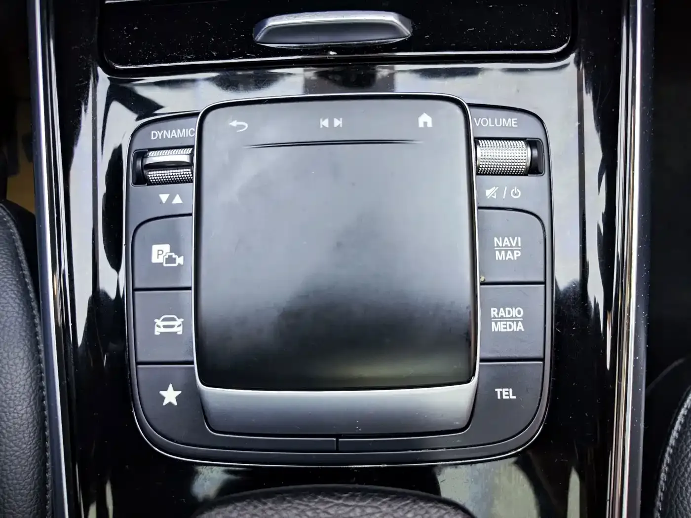 Mercedes-Benz GLA-Class Model GLA 180 2021 — фото 17