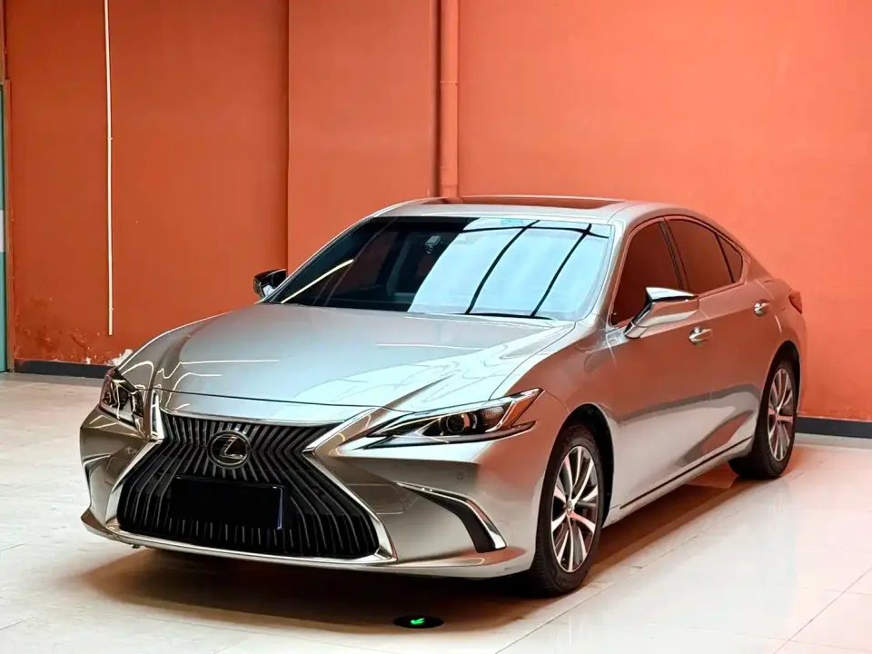 Lexus ES 200 Excellence 2020