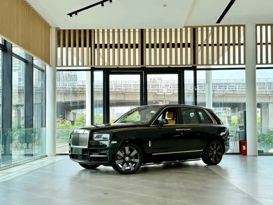 Rolls-Royce Cullinan 4-Seater 2023