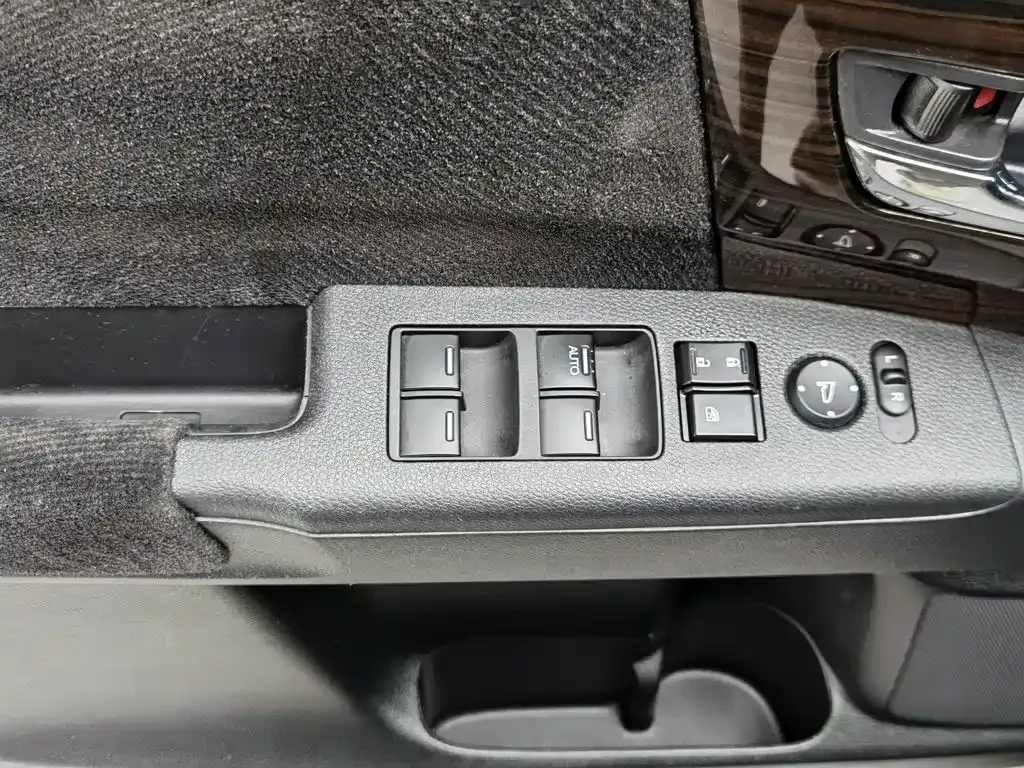 Honda Odyssey 2.0L Sharp Comfort Edition 2021 — фото 9