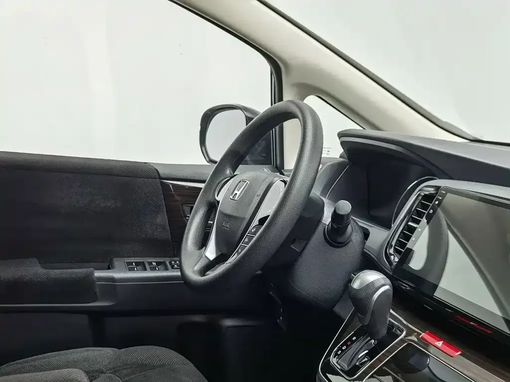 Honda Odyssey 2.0L Sharp Comfort Edition 2021 — фото 22