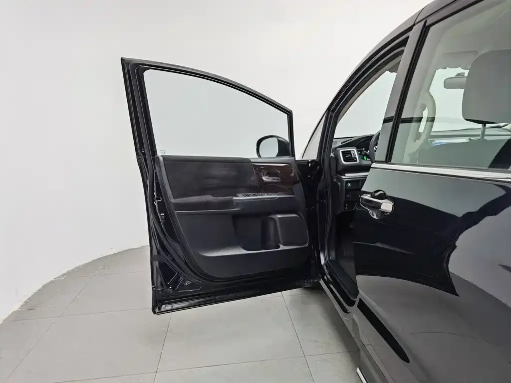 Honda Odyssey 2.0L Sharp Comfort Edition 2021 — фото 8