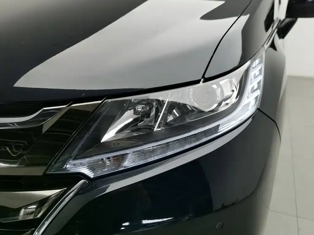 Honda Odyssey 2.0L Sharp Comfort Edition 2021 — фото 7