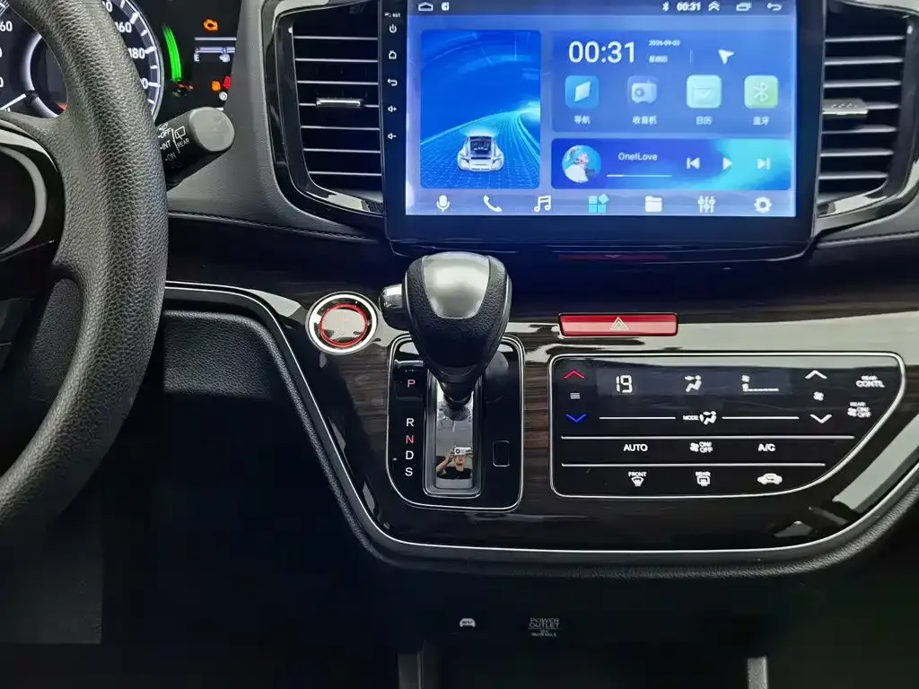 Honda Odyssey 2.0L Sharp Comfort Edition 2021 — фото 13